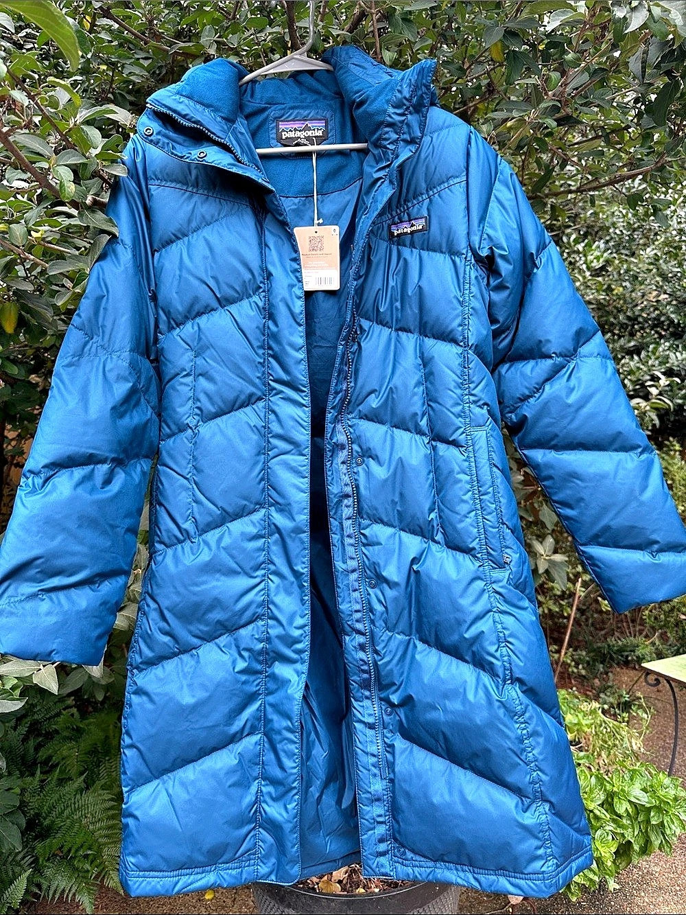 Patagonia Women’s Down With It Parka Down Parka in Lagom Blue size small NWT